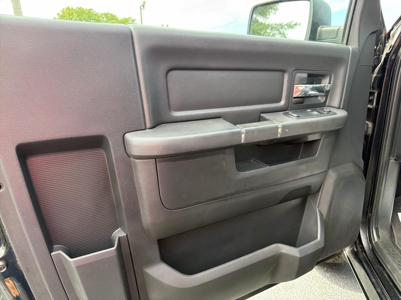 RAM 1500 2WD Reg Cab 120.5" Express 2012