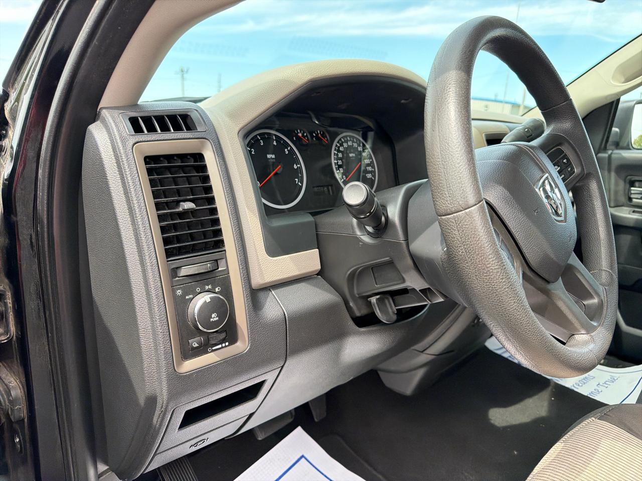 RAM 1500 2WD Reg Cab 120.5" Express 2012