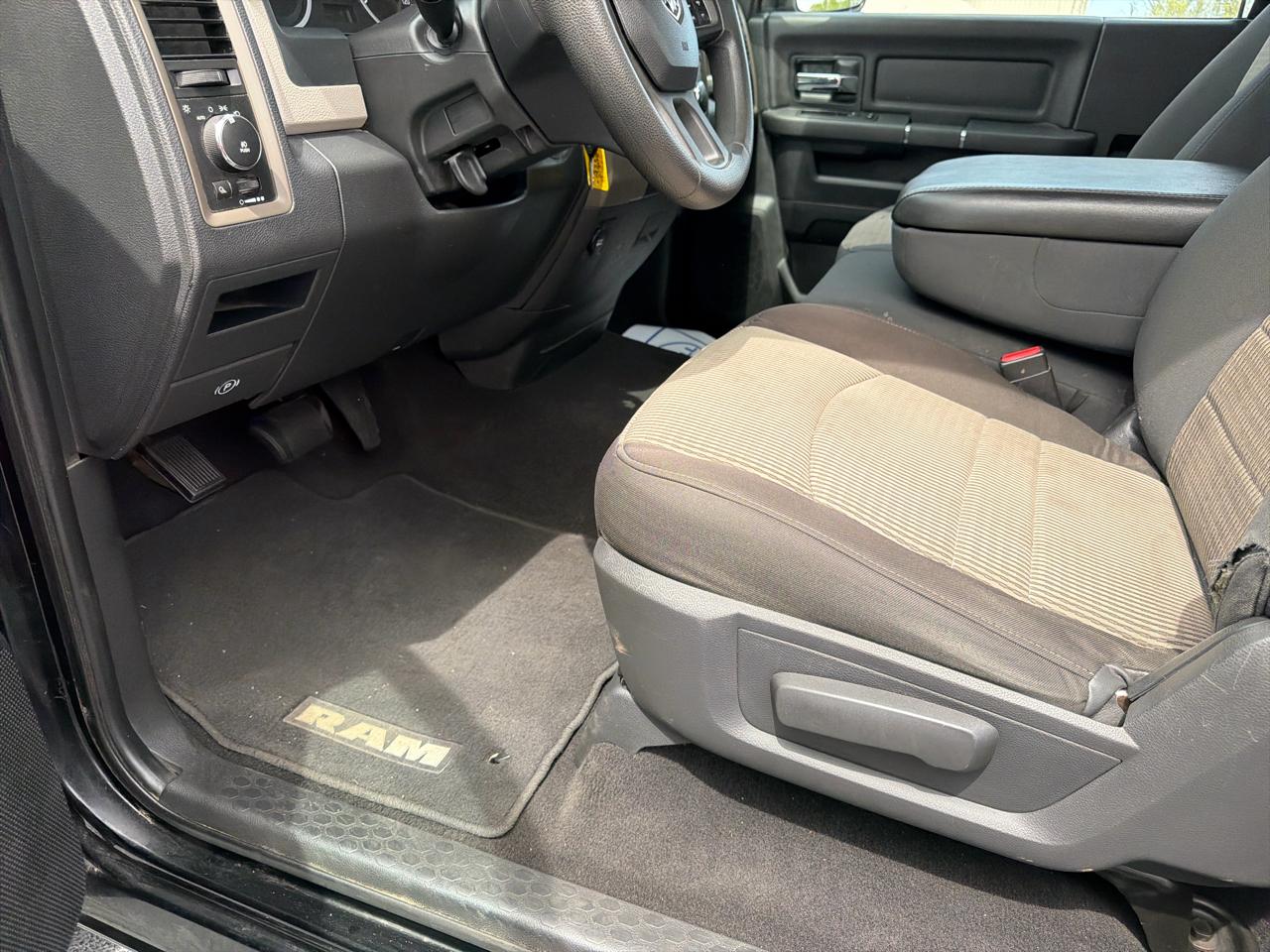 RAM 1500 2WD Reg Cab 120.5" Express 2012