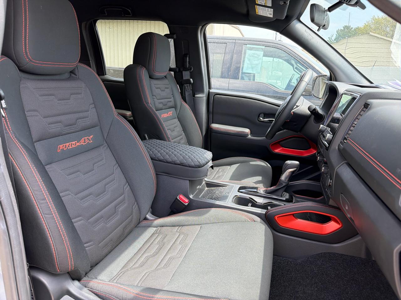 Nissan Frontier Crew Cab 4x4 PRO-4X 2024