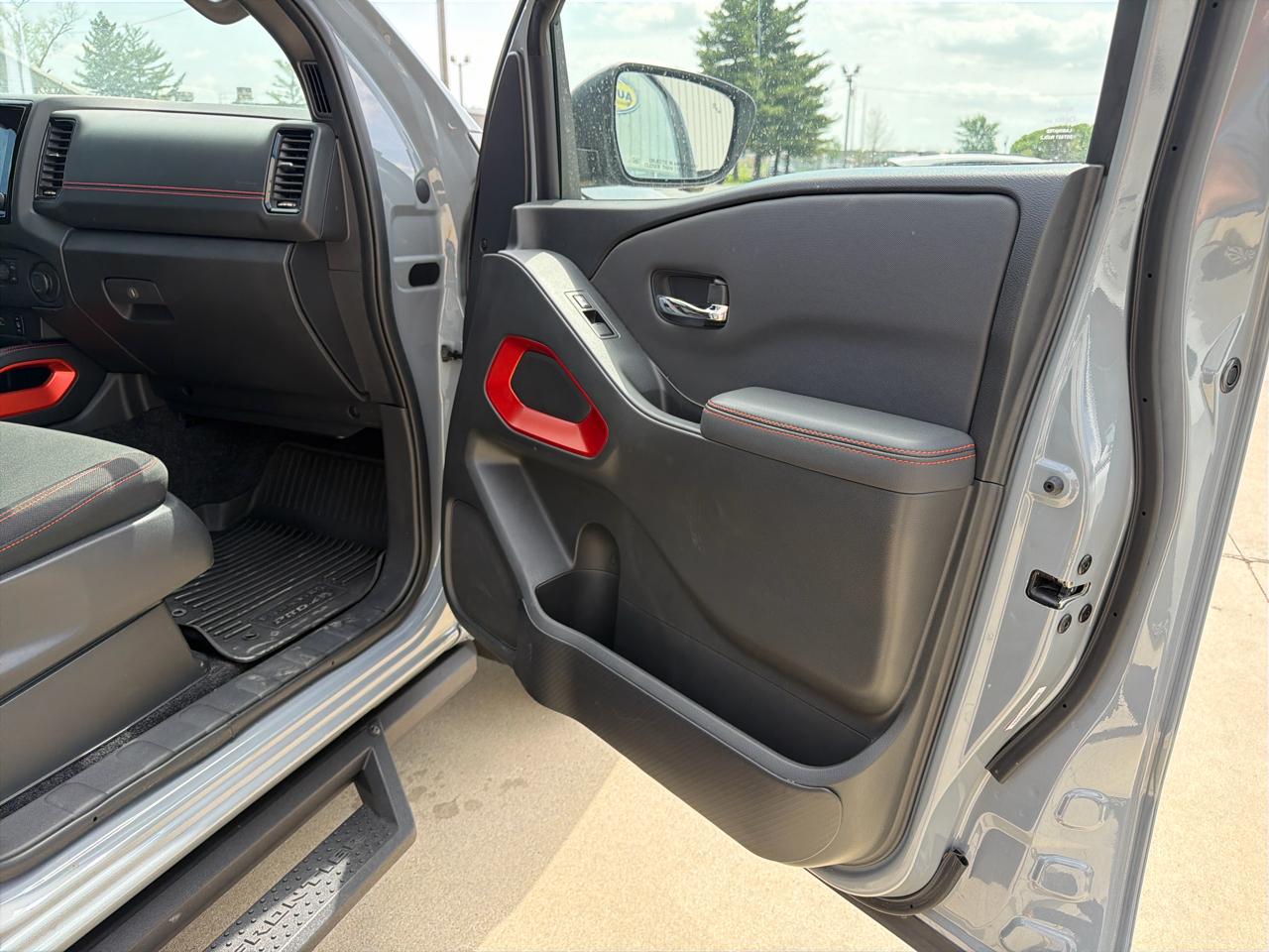 Nissan Frontier Crew Cab 4x4 PRO-4X 2024