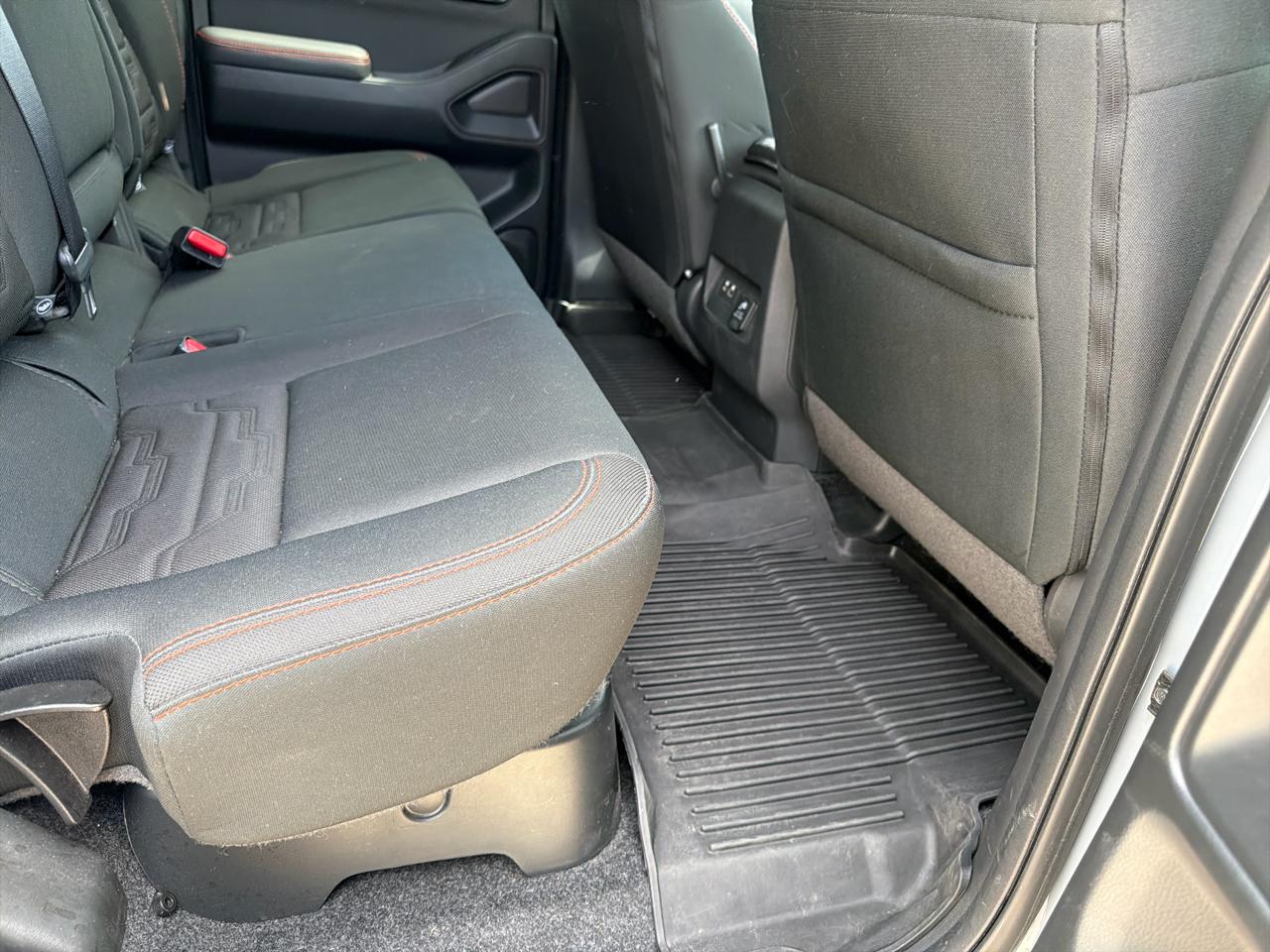 Nissan Frontier Crew Cab 4x4 PRO-4X 2024