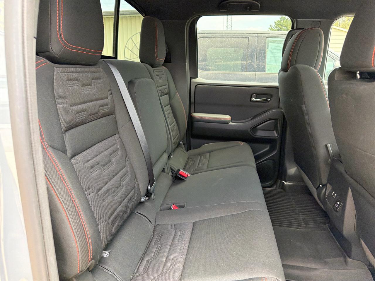 Nissan Frontier Crew Cab 4x4 PRO-4X 2024