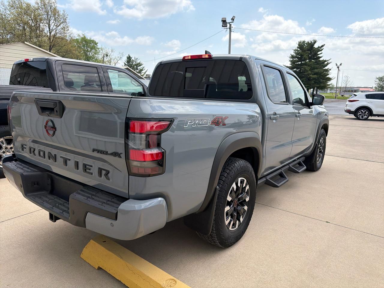 Nissan Frontier Crew Cab 4x4 PRO-4X 2024