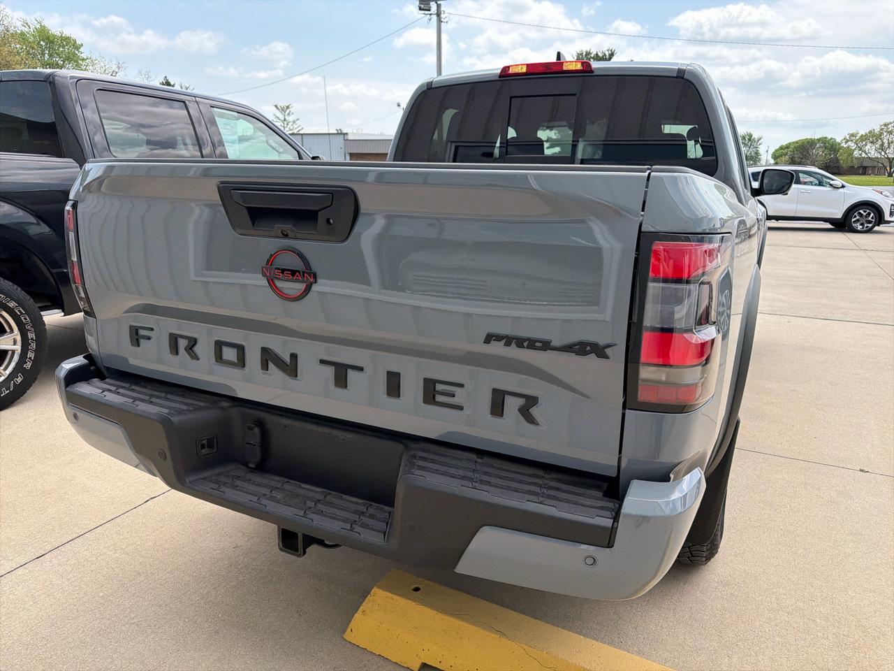 Nissan Frontier Crew Cab 4x4 PRO-4X 2024