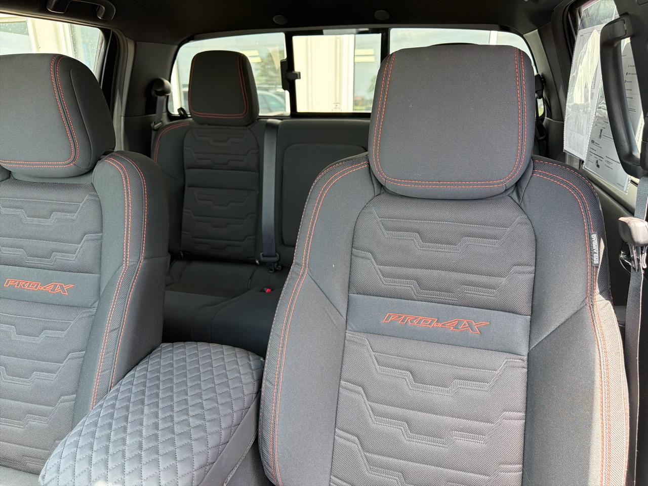 Nissan Frontier Crew Cab 4x4 PRO-4X 2024