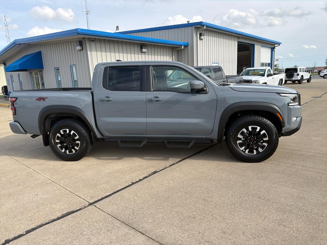 Nissan Frontier Crew Cab 4x4 PRO-4X 2024