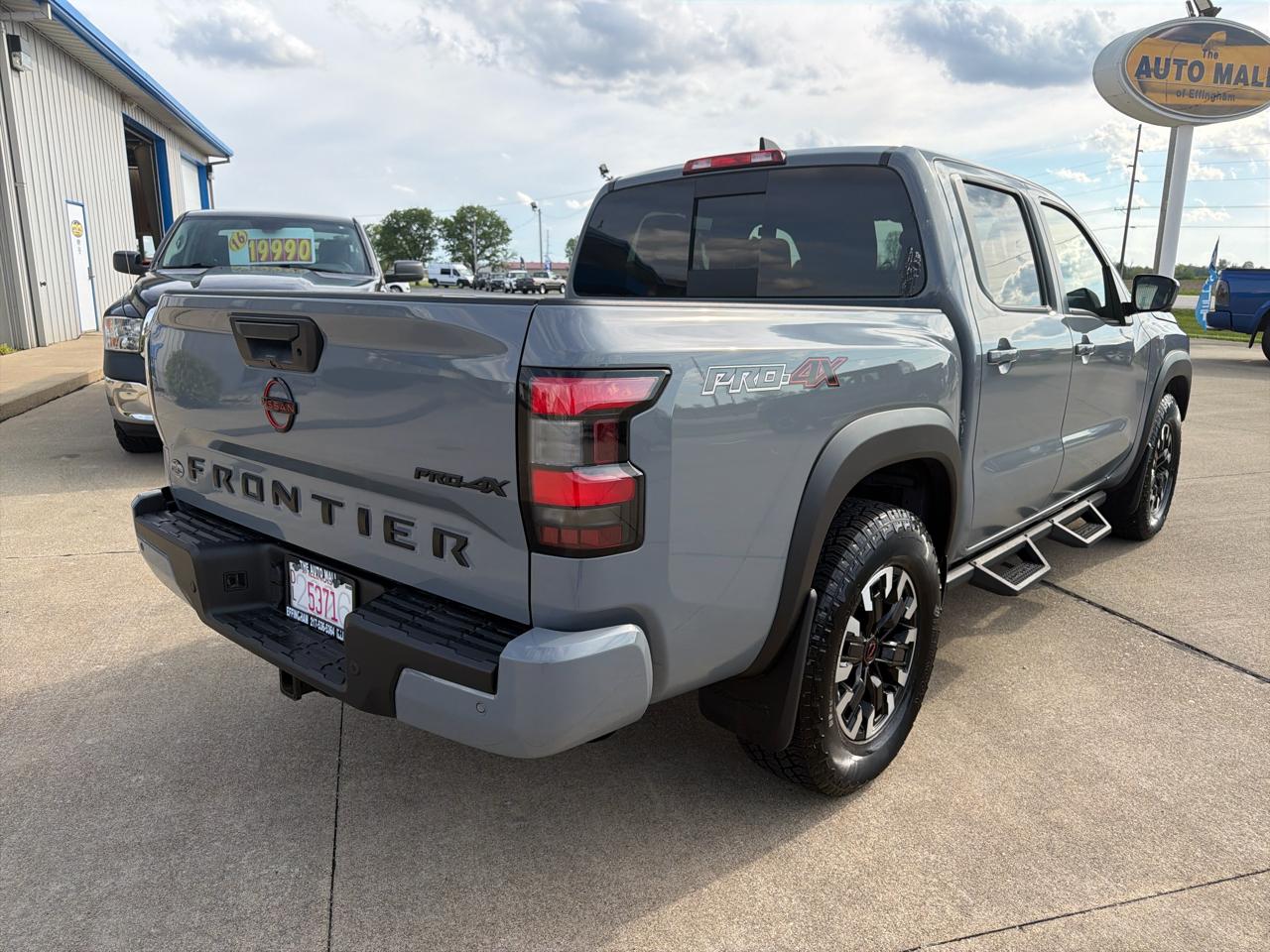 Nissan Frontier Crew Cab 4x4 PRO-4X 2024