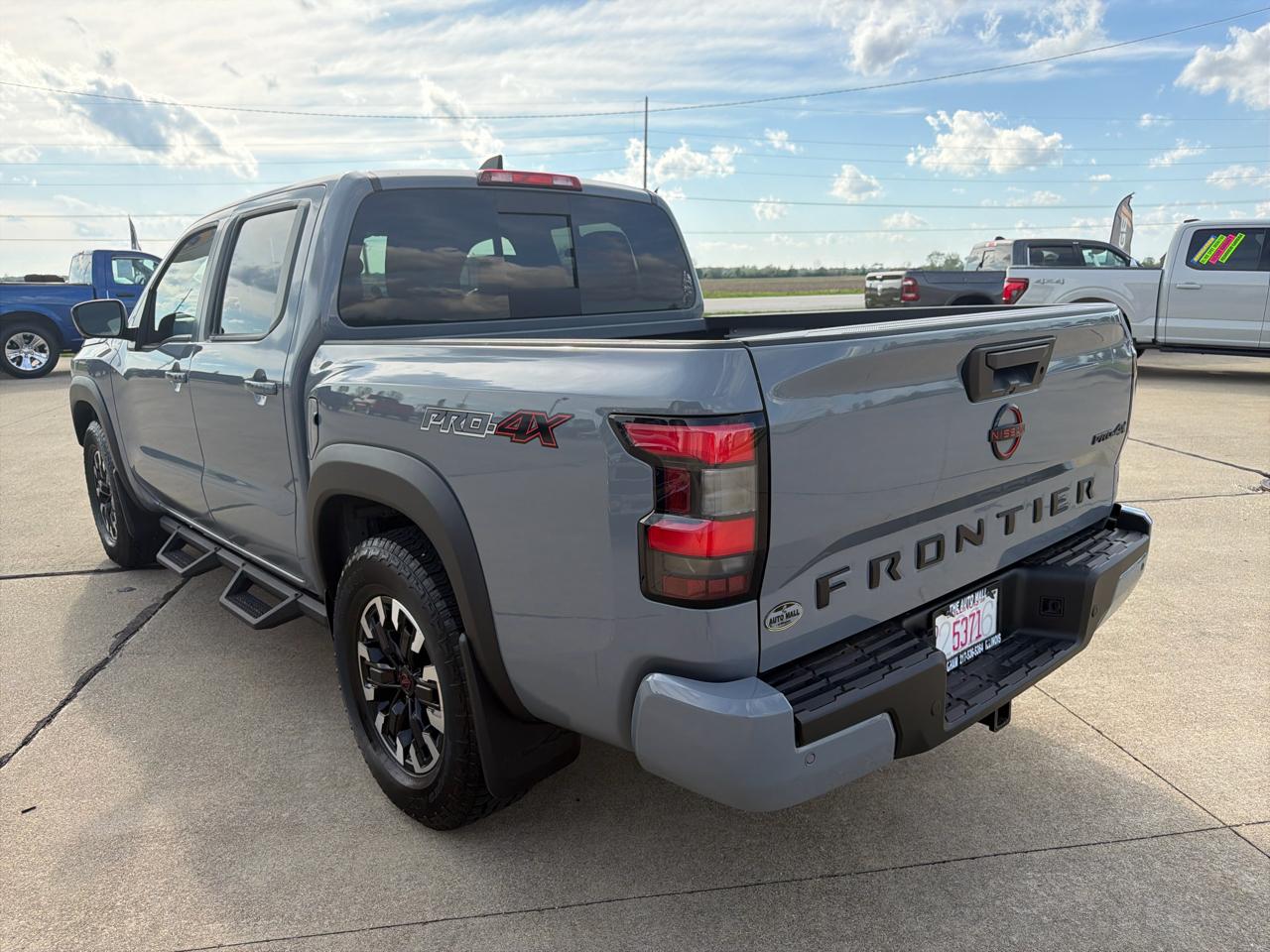 Nissan Frontier Crew Cab 4x4 PRO-4X 2024