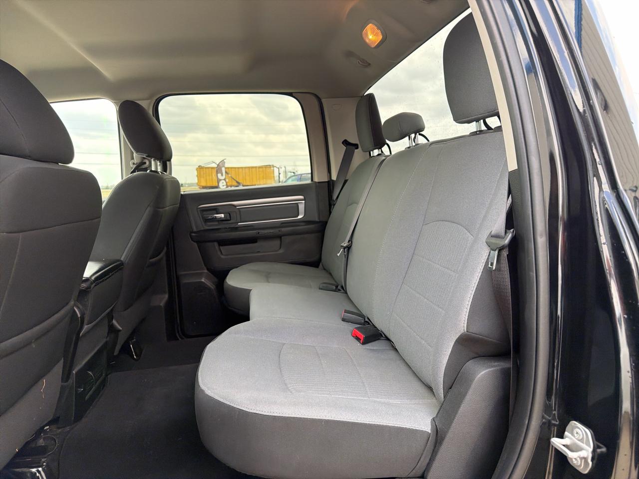 RAM 1500 Classic SLT 4x2 Crew Cab 5'7" Box 2022