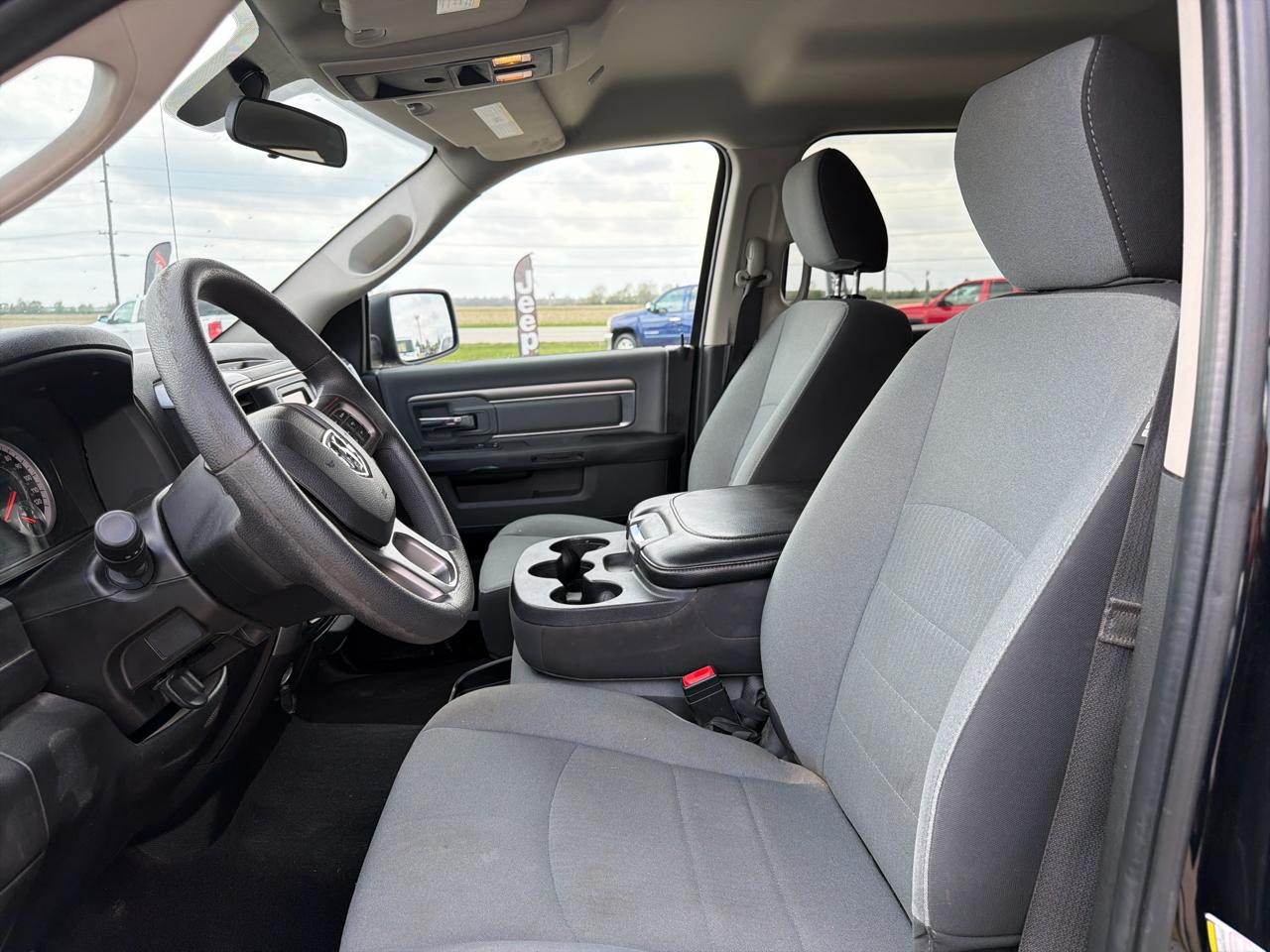 RAM 1500 Classic SLT 4x2 Crew Cab 5'7" Box 2022