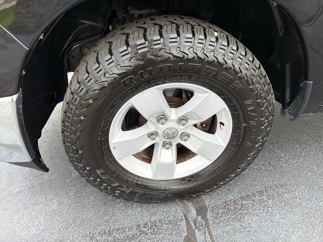 RAM 1500 Classic SLT 4x2 Crew Cab 5'7" Box 2022