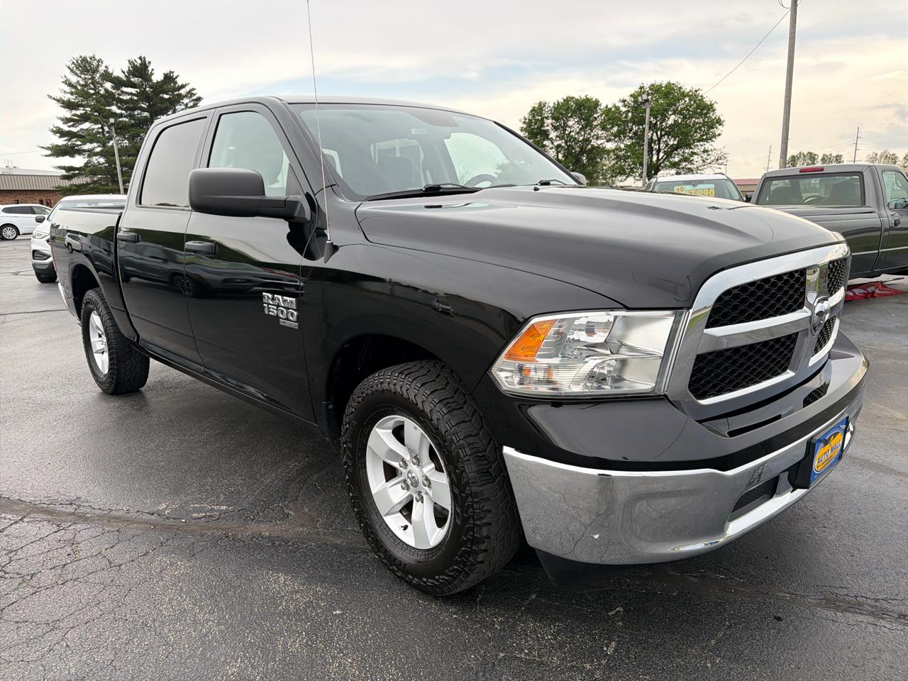 RAM 1500 Classic SLT 4x2 Crew Cab 5'7" Box 2022
