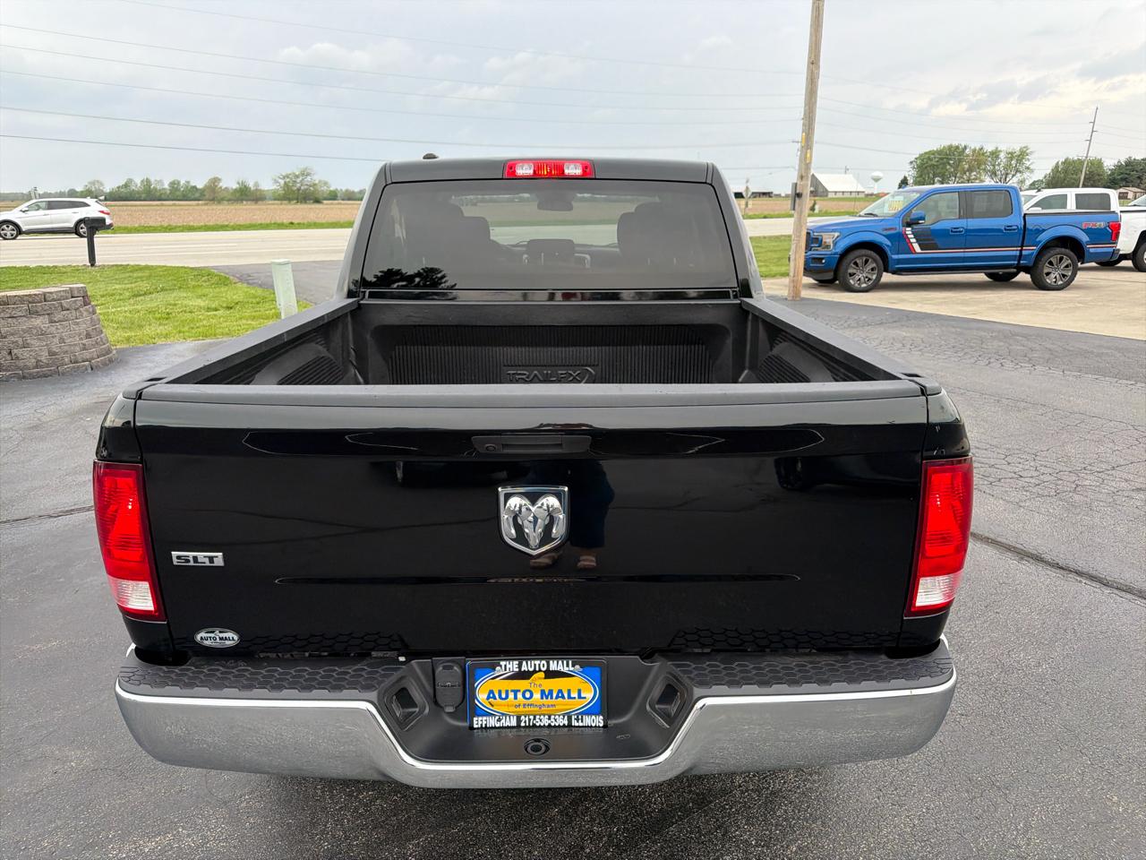 RAM 1500 Classic SLT 4x2 Crew Cab 5'7" Box 2022