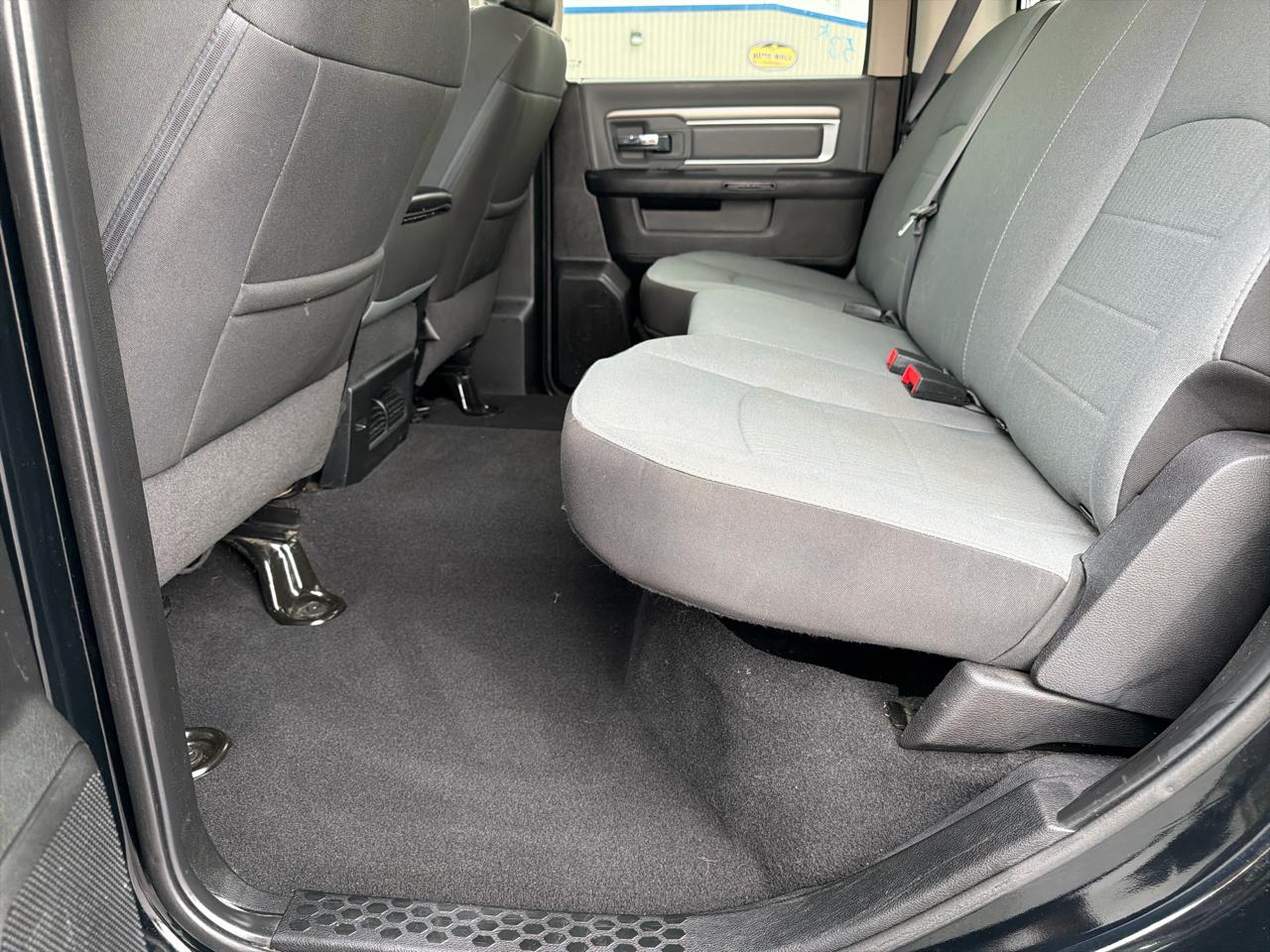 RAM 1500 Classic SLT 4x2 Crew Cab 5'7" Box 2022