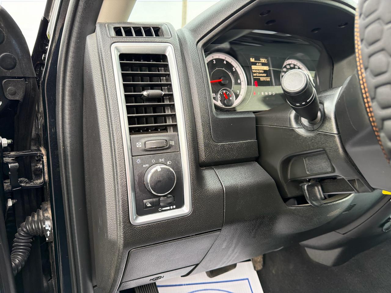 RAM 1500 Classic SLT 4x2 Crew Cab 5'7" Box 2022