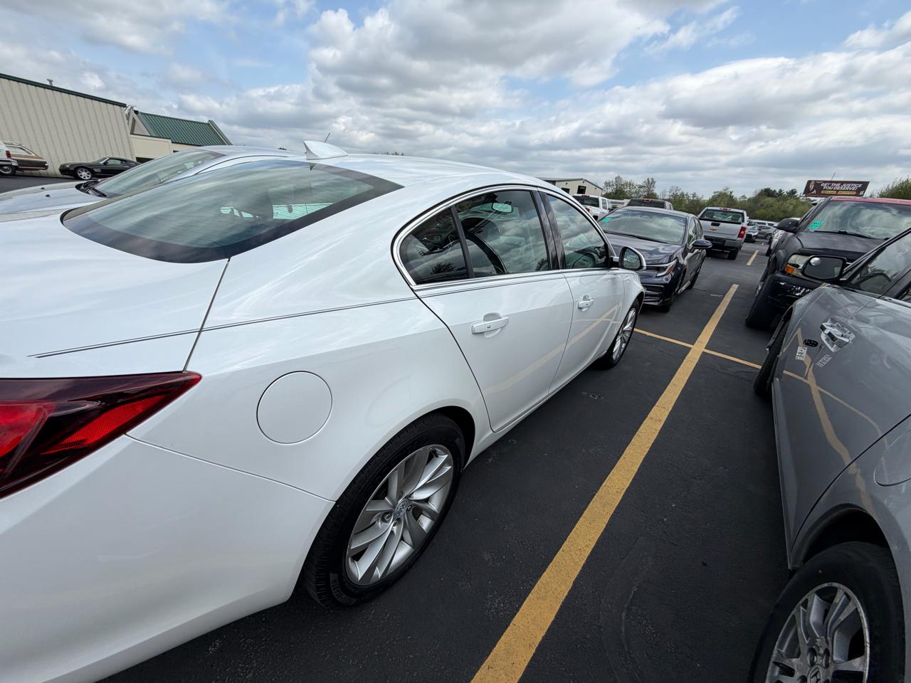 Buick Regal 4dr Sdn Premium II AWD 2017