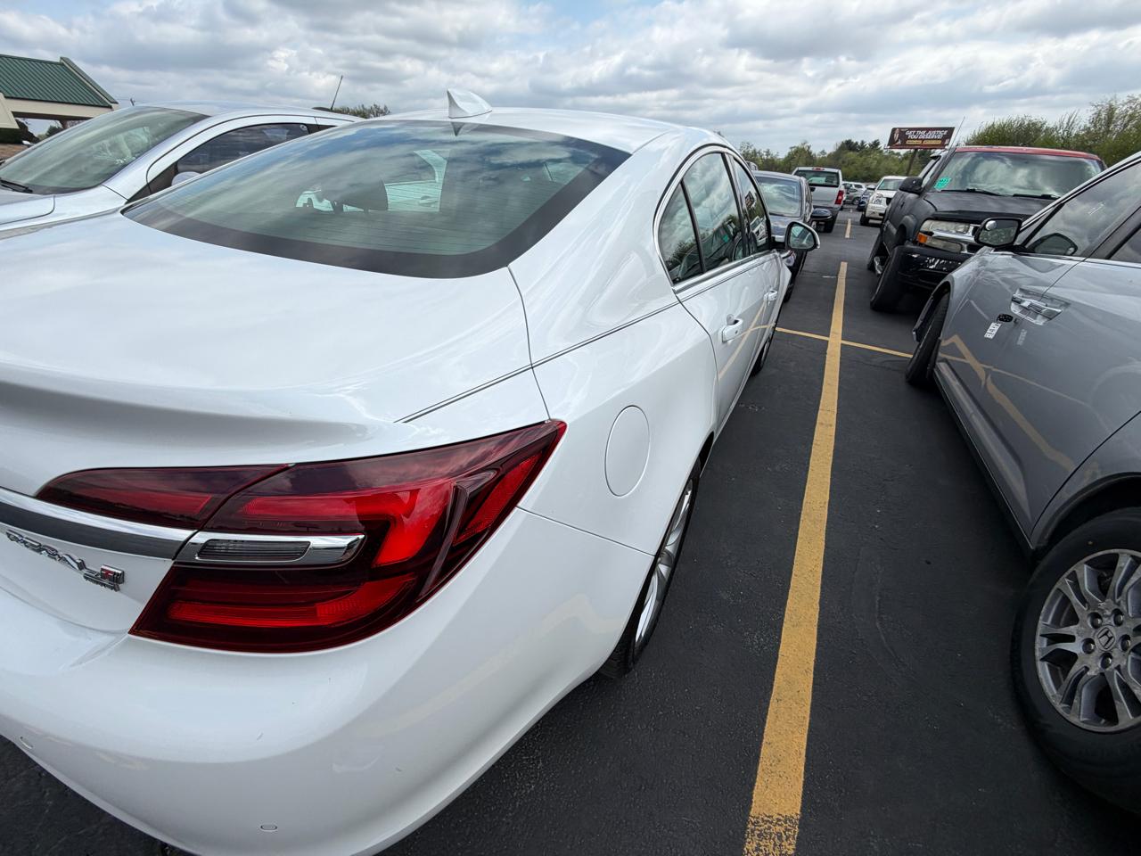 Buick Regal 4dr Sdn Premium II AWD 2017