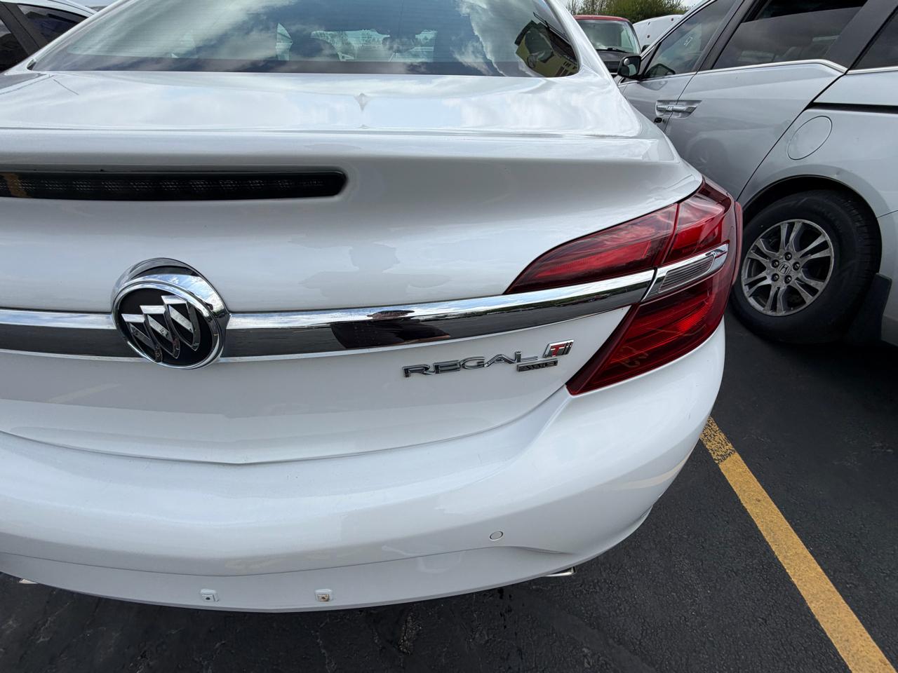 Buick Regal 4dr Sdn Premium II AWD 2017