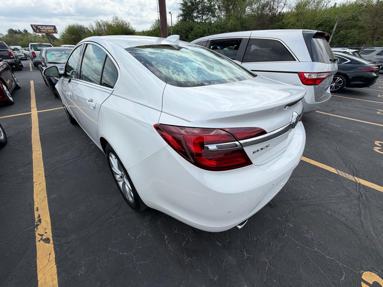 Buick Regal 4dr Sdn Premium II AWD 2017