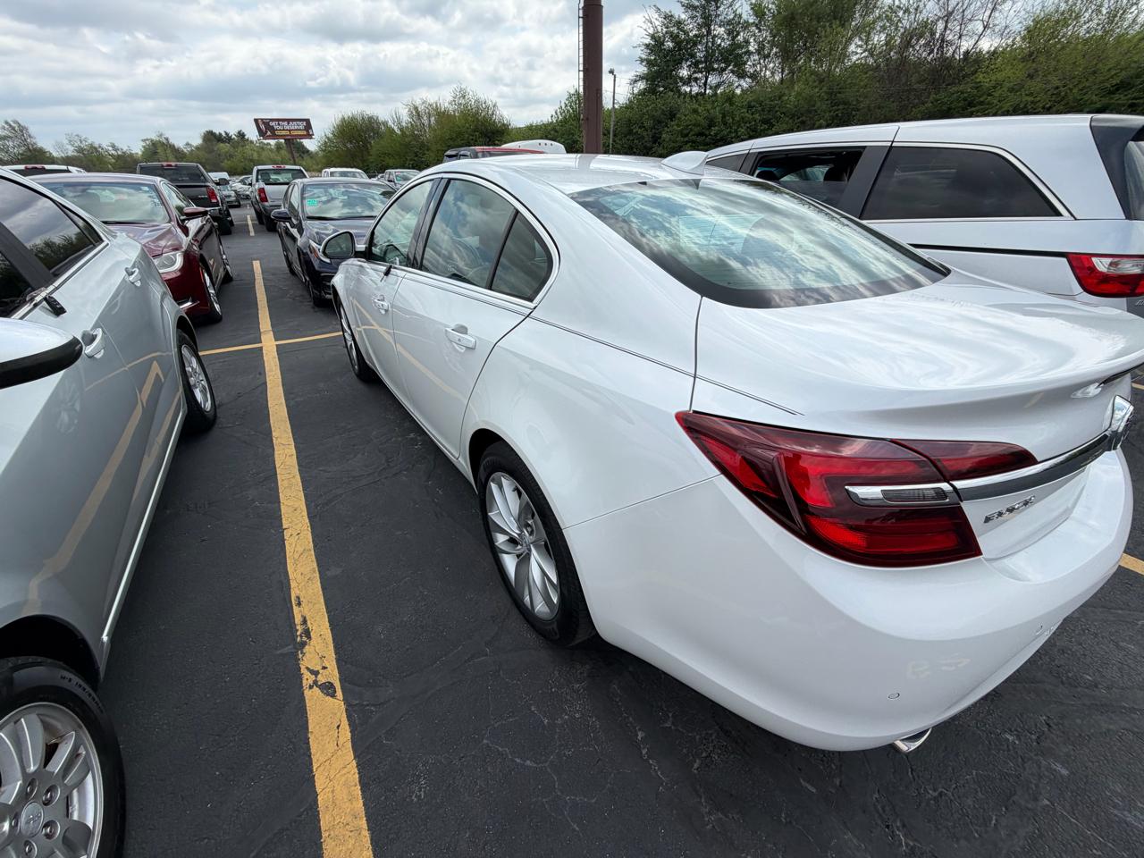 Buick Regal 4dr Sdn Premium II AWD 2017