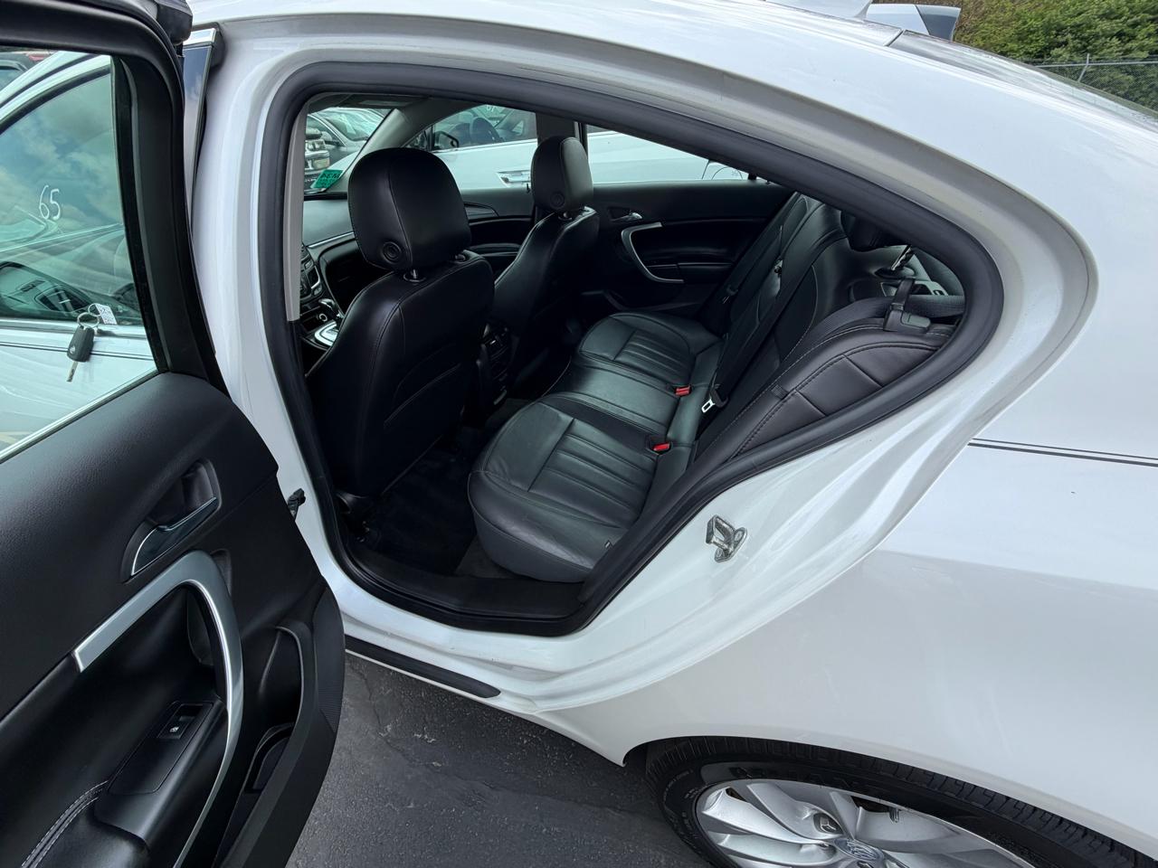 Buick Regal 4dr Sdn Premium II AWD 2017