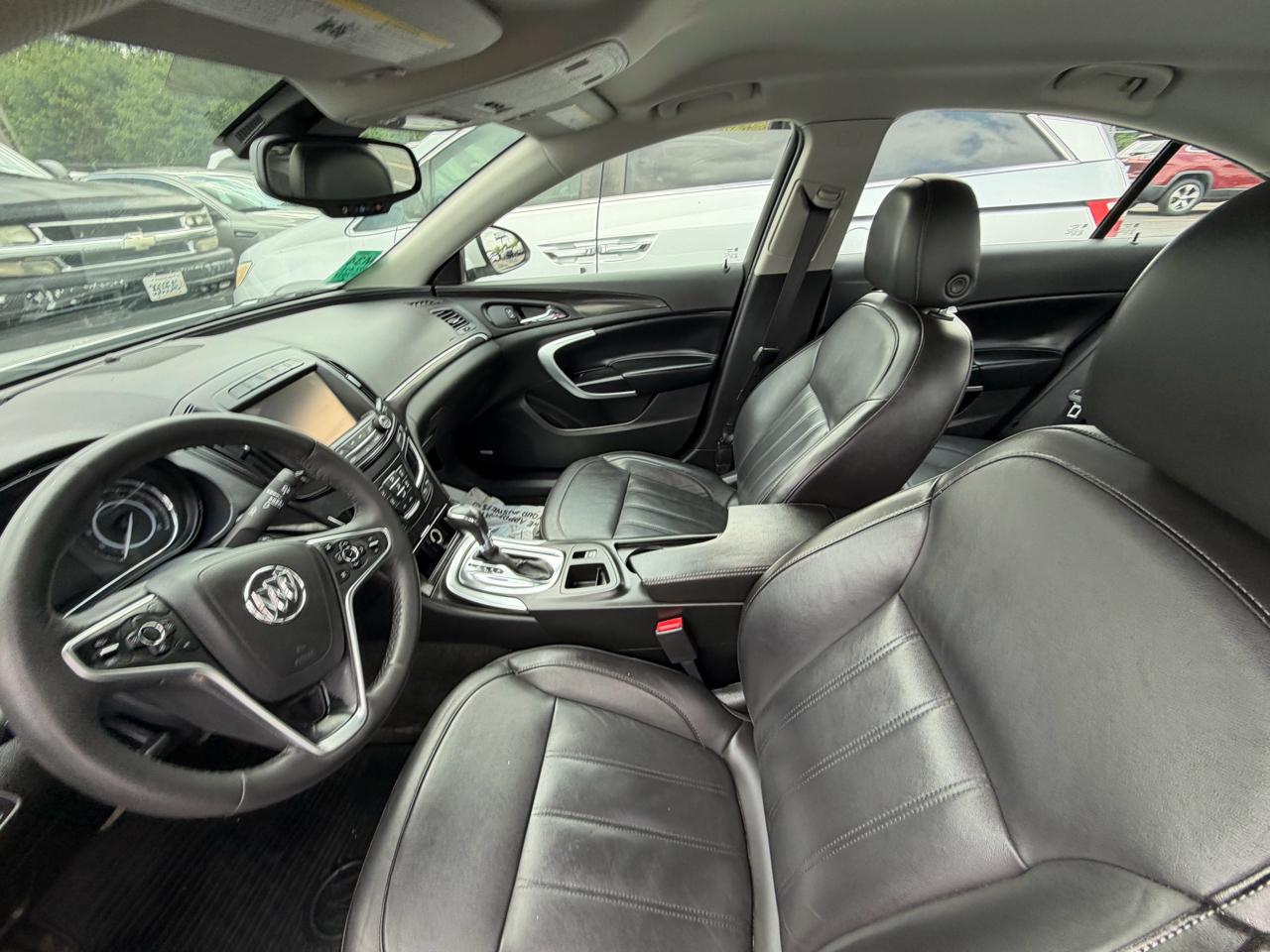 Buick Regal 4dr Sdn Premium II AWD 2017