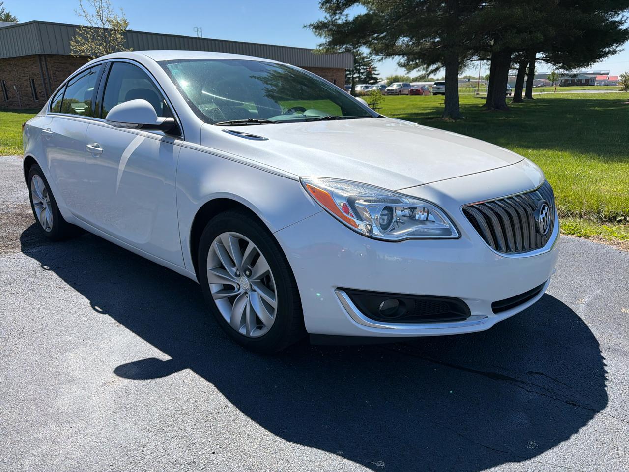 Buick Regal 4dr Sdn Premium II AWD 2017