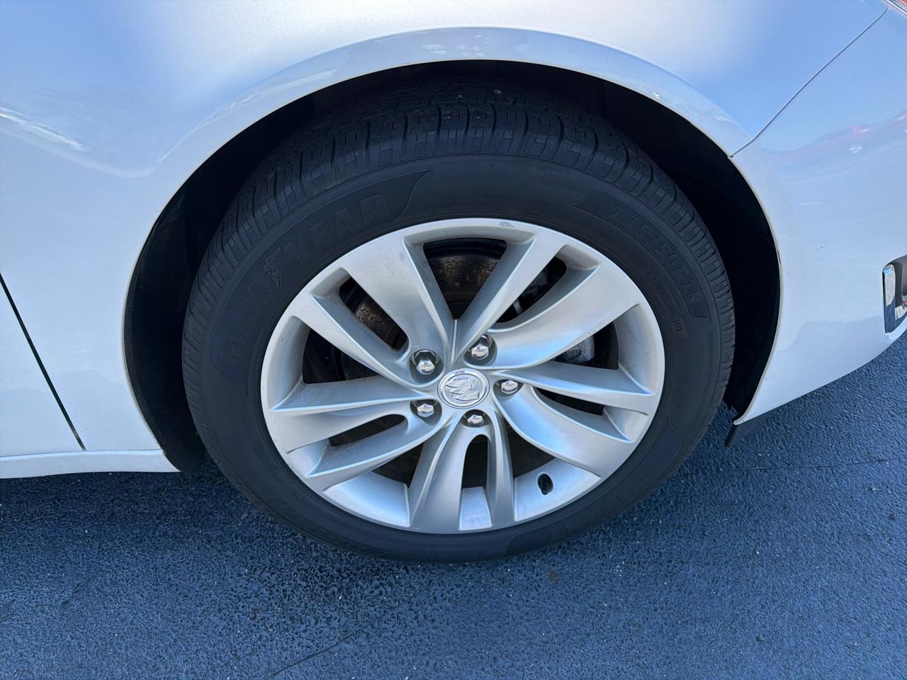 Buick Regal 4dr Sdn Premium II AWD 2017