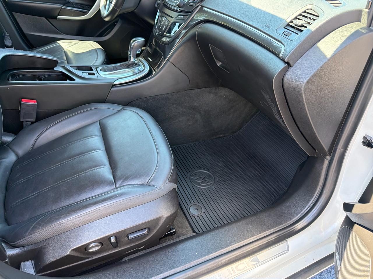 Buick Regal 4dr Sdn Premium II AWD 2017