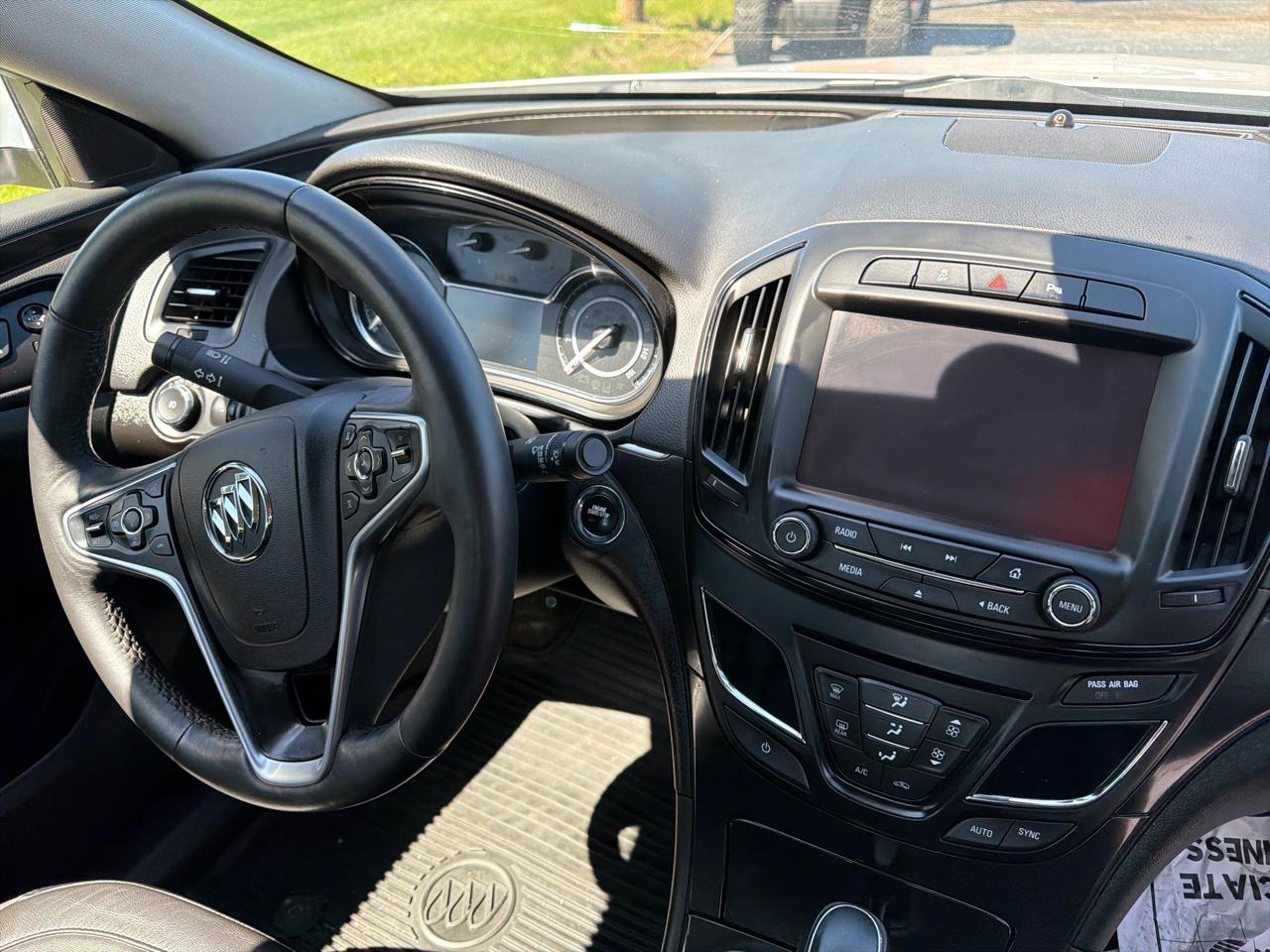 Buick Regal 4dr Sdn Premium II AWD 2017