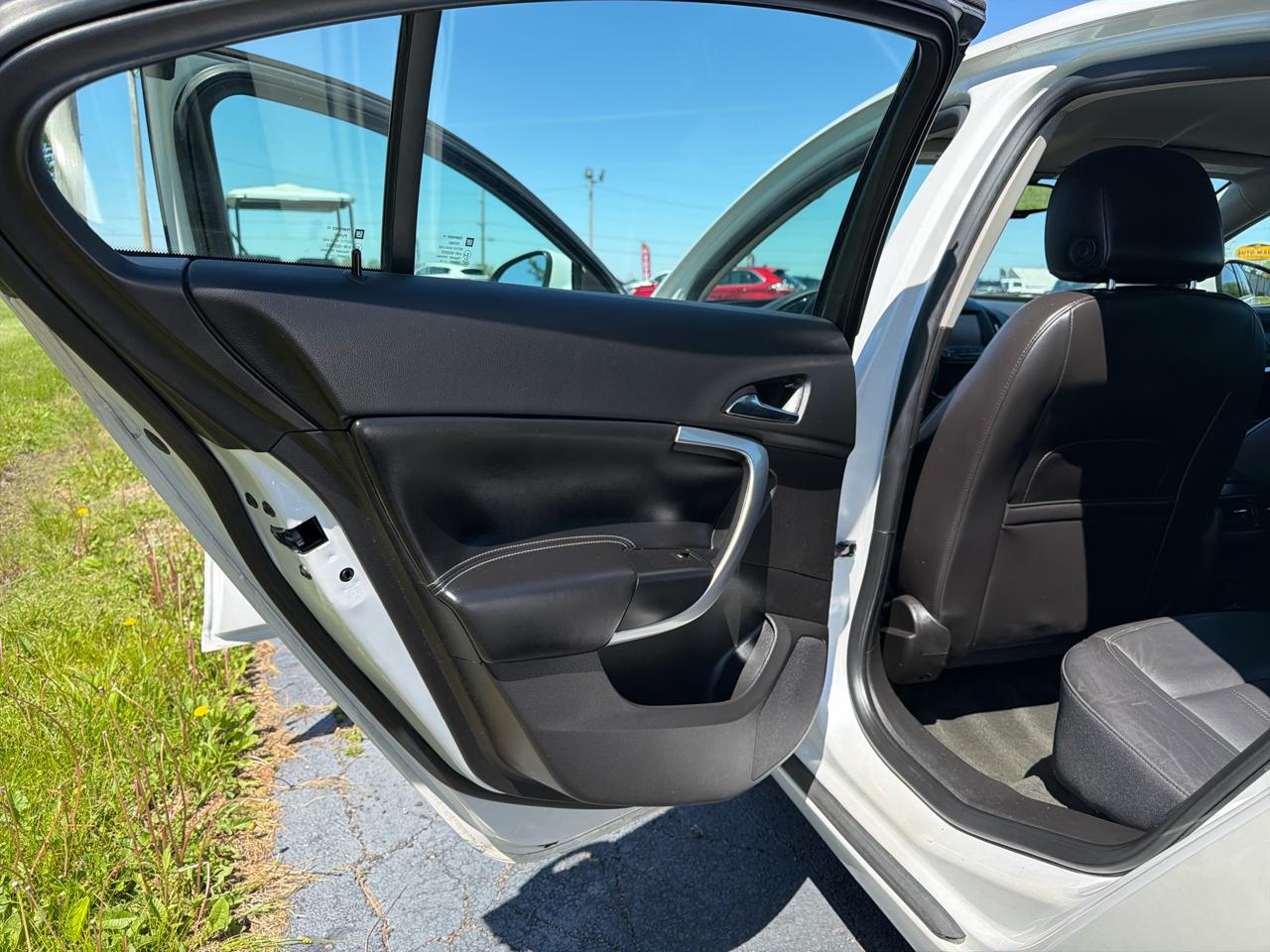 Buick Regal 4dr Sdn Premium II AWD 2017