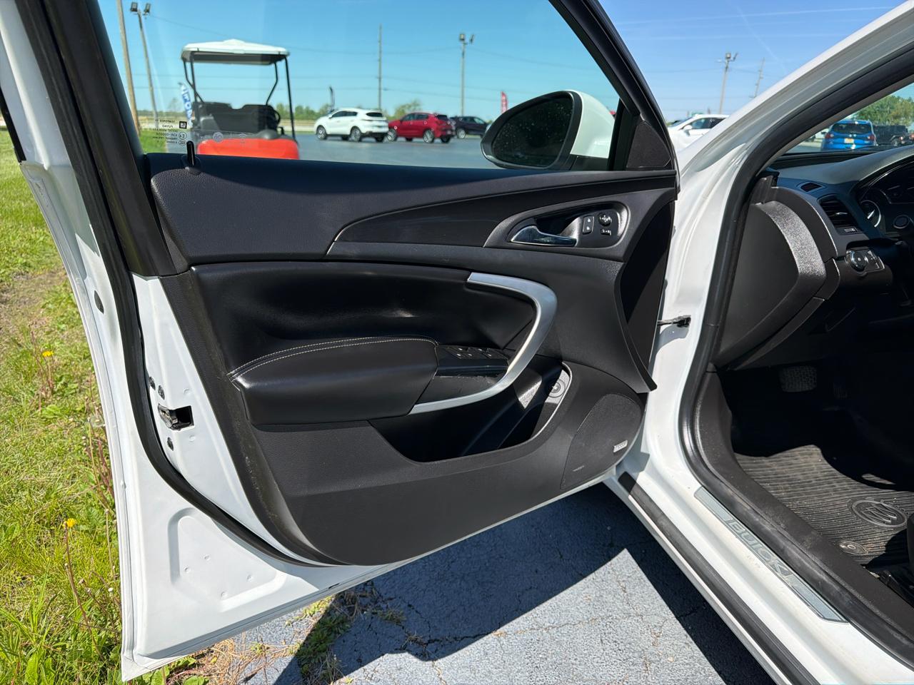 Buick Regal 4dr Sdn Premium II AWD 2017