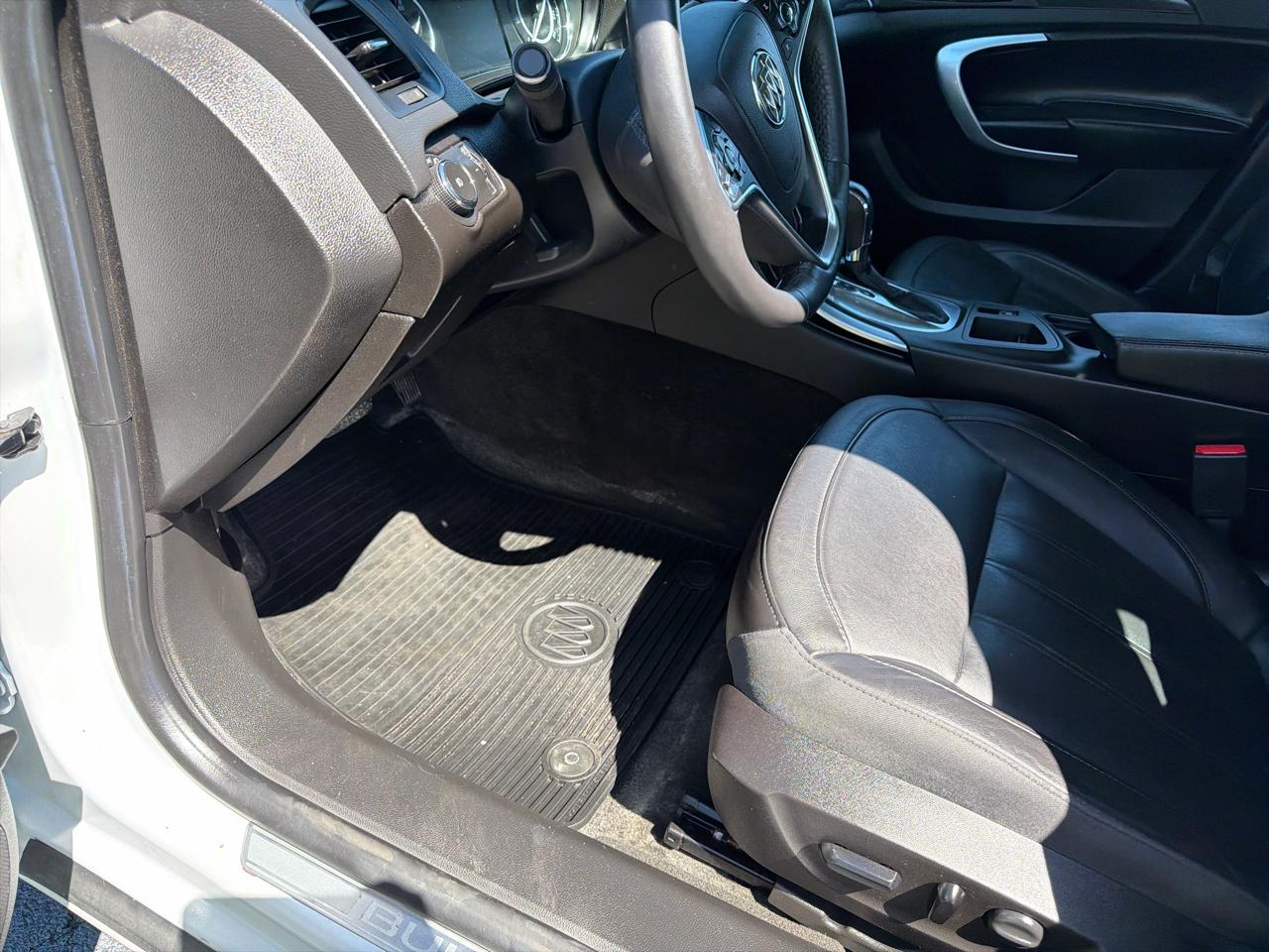 Buick Regal 4dr Sdn Premium II AWD 2017