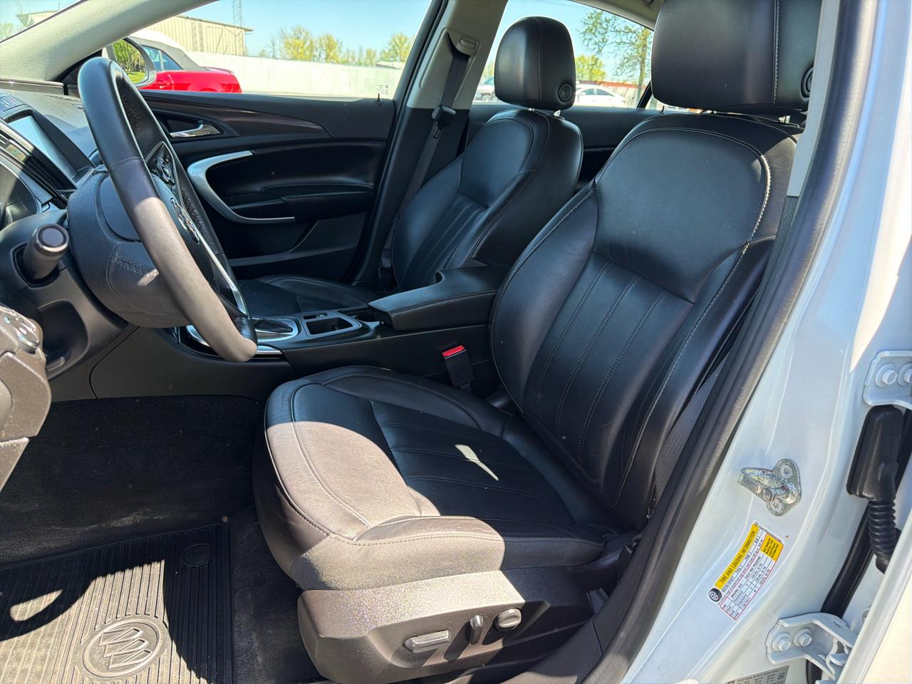 Buick Regal 4dr Sdn Premium II AWD 2017