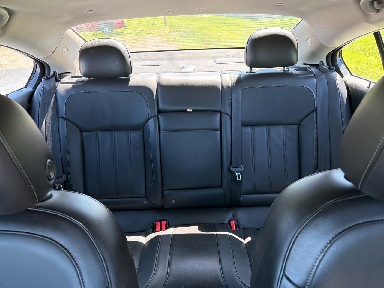 Buick Regal 4dr Sdn Premium II AWD 2017