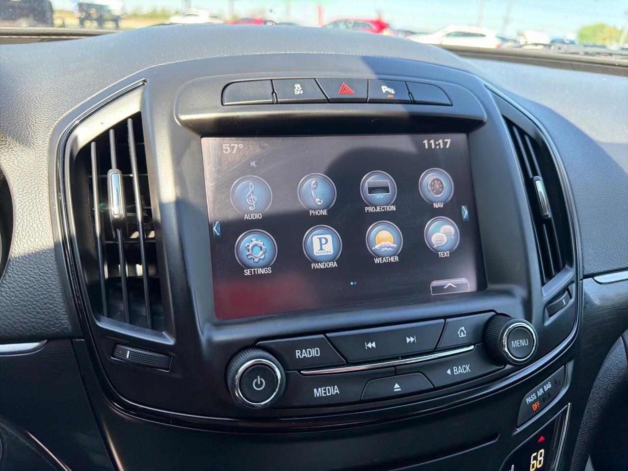 Buick Regal 4dr Sdn Premium II AWD 2017