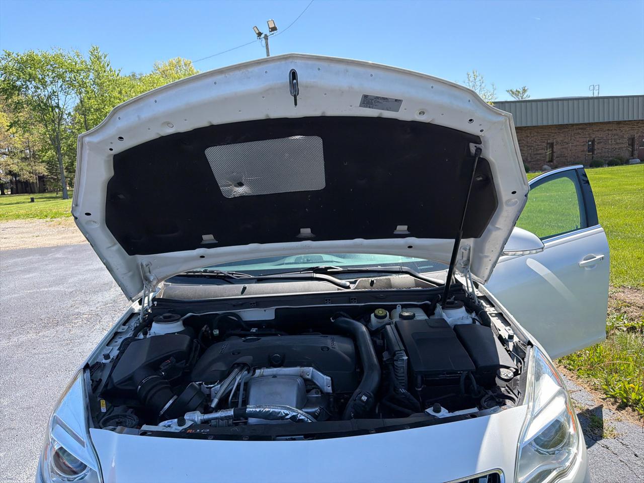 Buick Regal 4dr Sdn Premium II AWD 2017