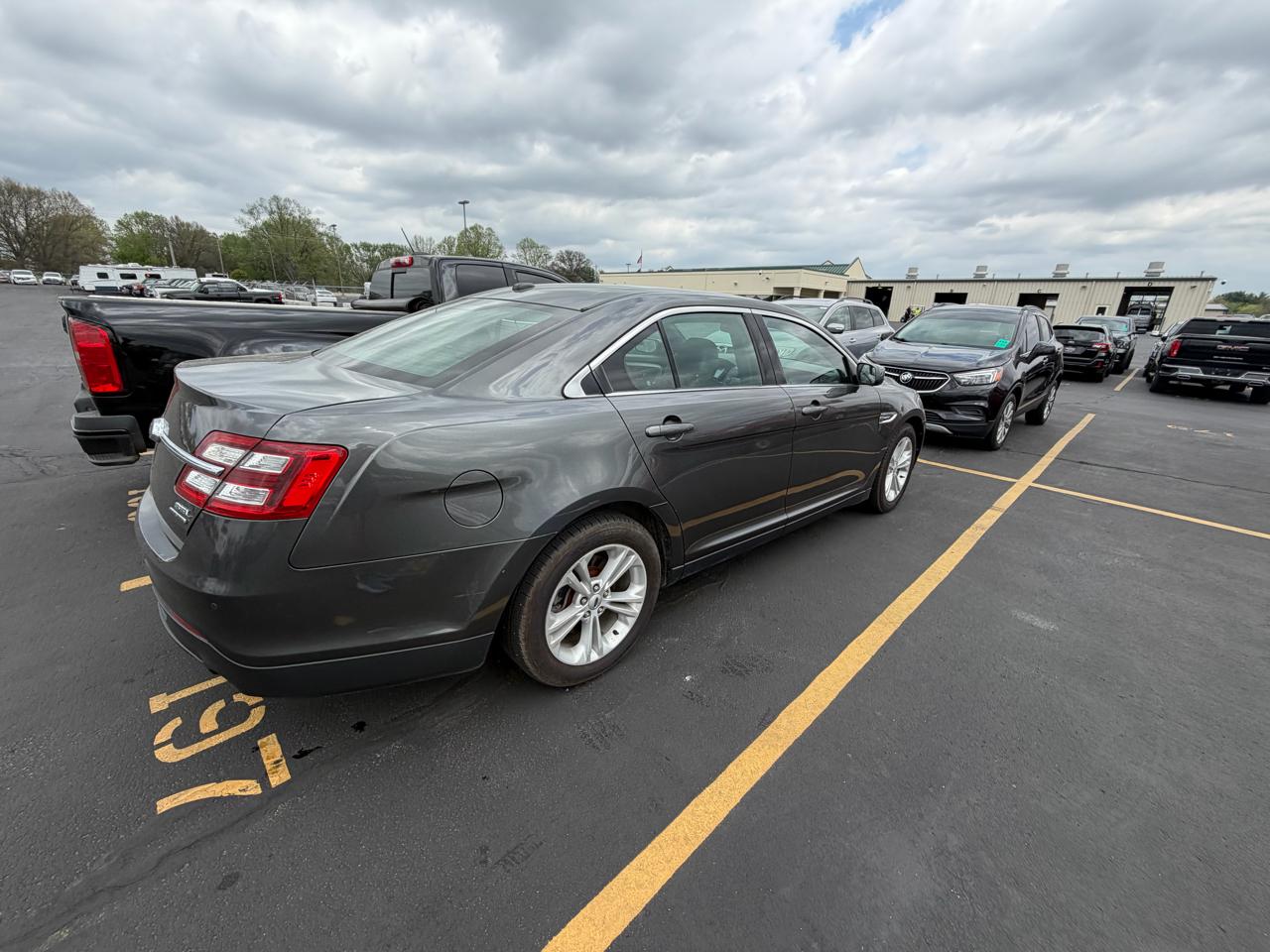 Ford Taurus SEL FWD 2018