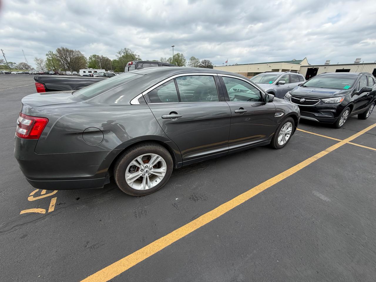 Ford Taurus SEL FWD 2018