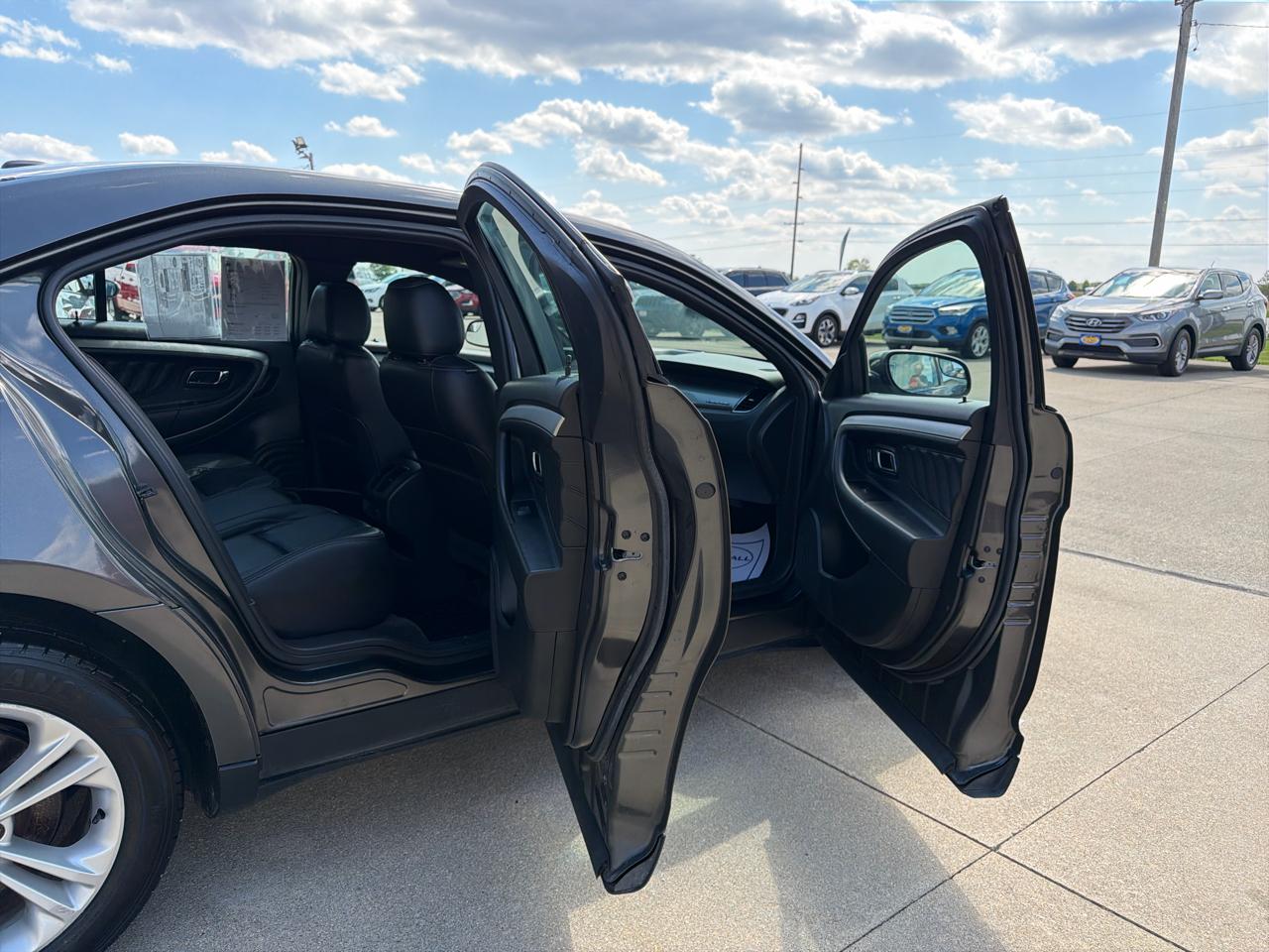 Ford Taurus SEL FWD 2018