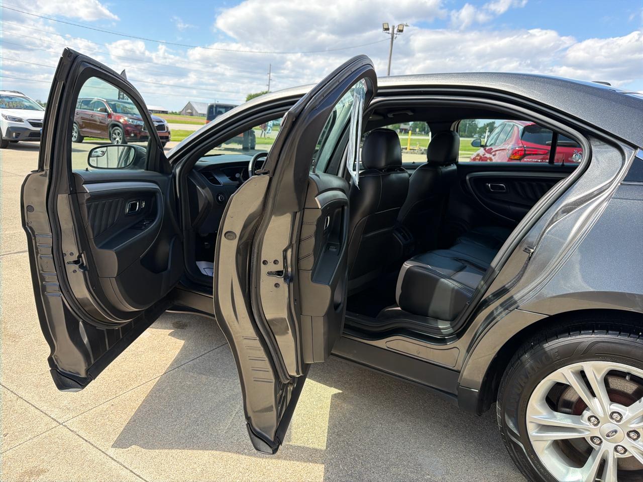 Ford Taurus SEL FWD 2018
