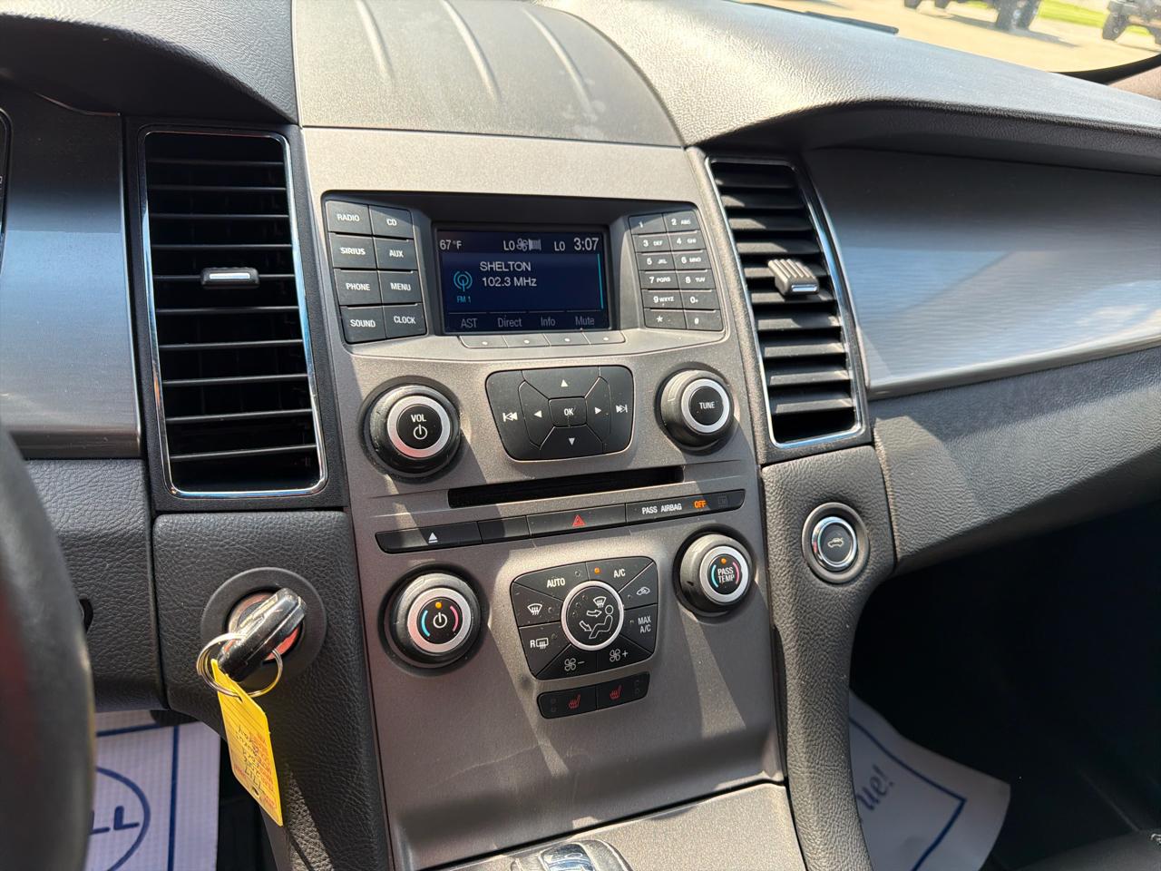 Ford Taurus SEL FWD 2018