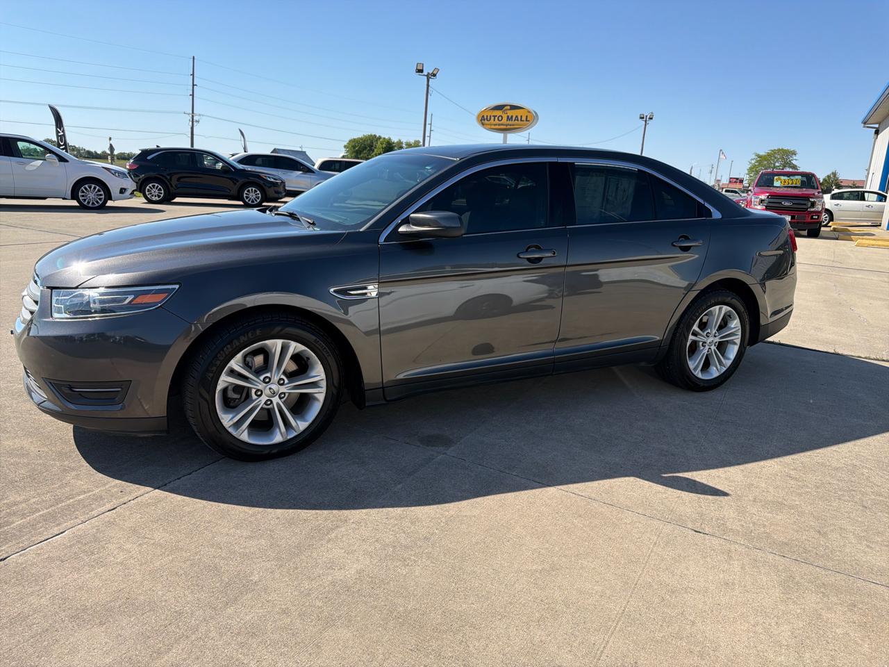 Ford Taurus SEL FWD 2018