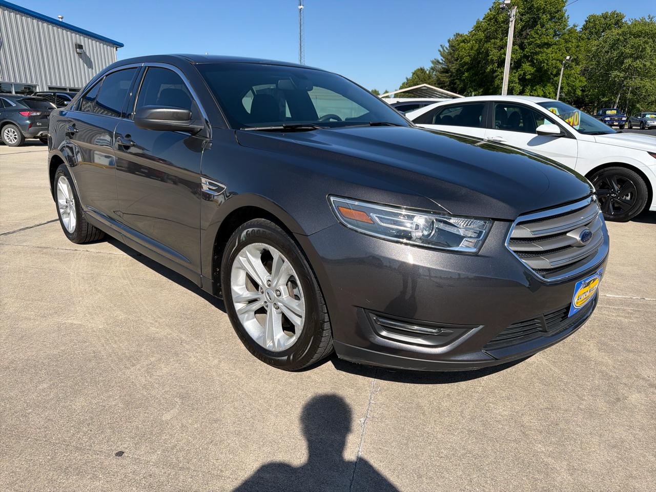 Ford Taurus SEL FWD 2018