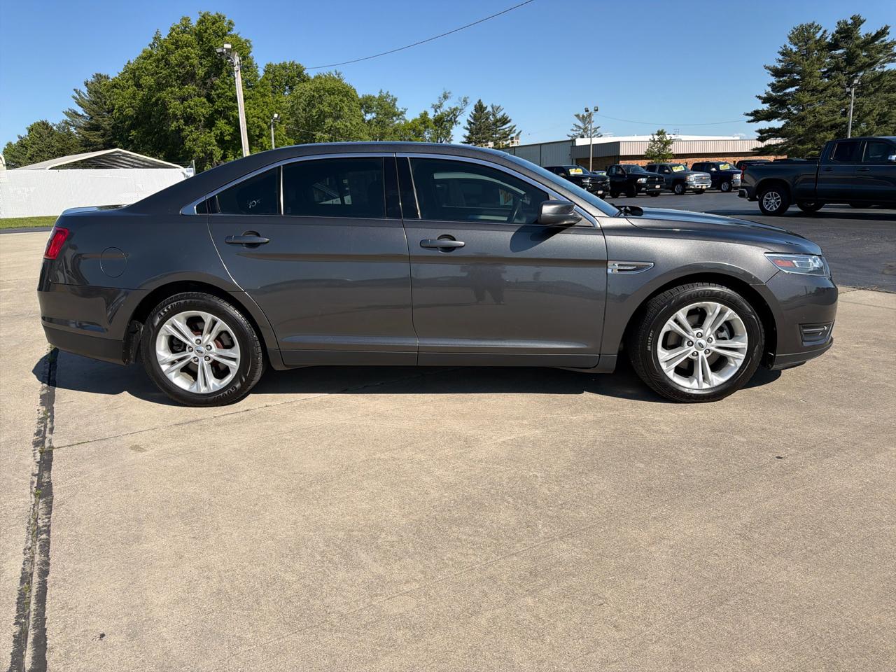 Ford Taurus SEL FWD 2018