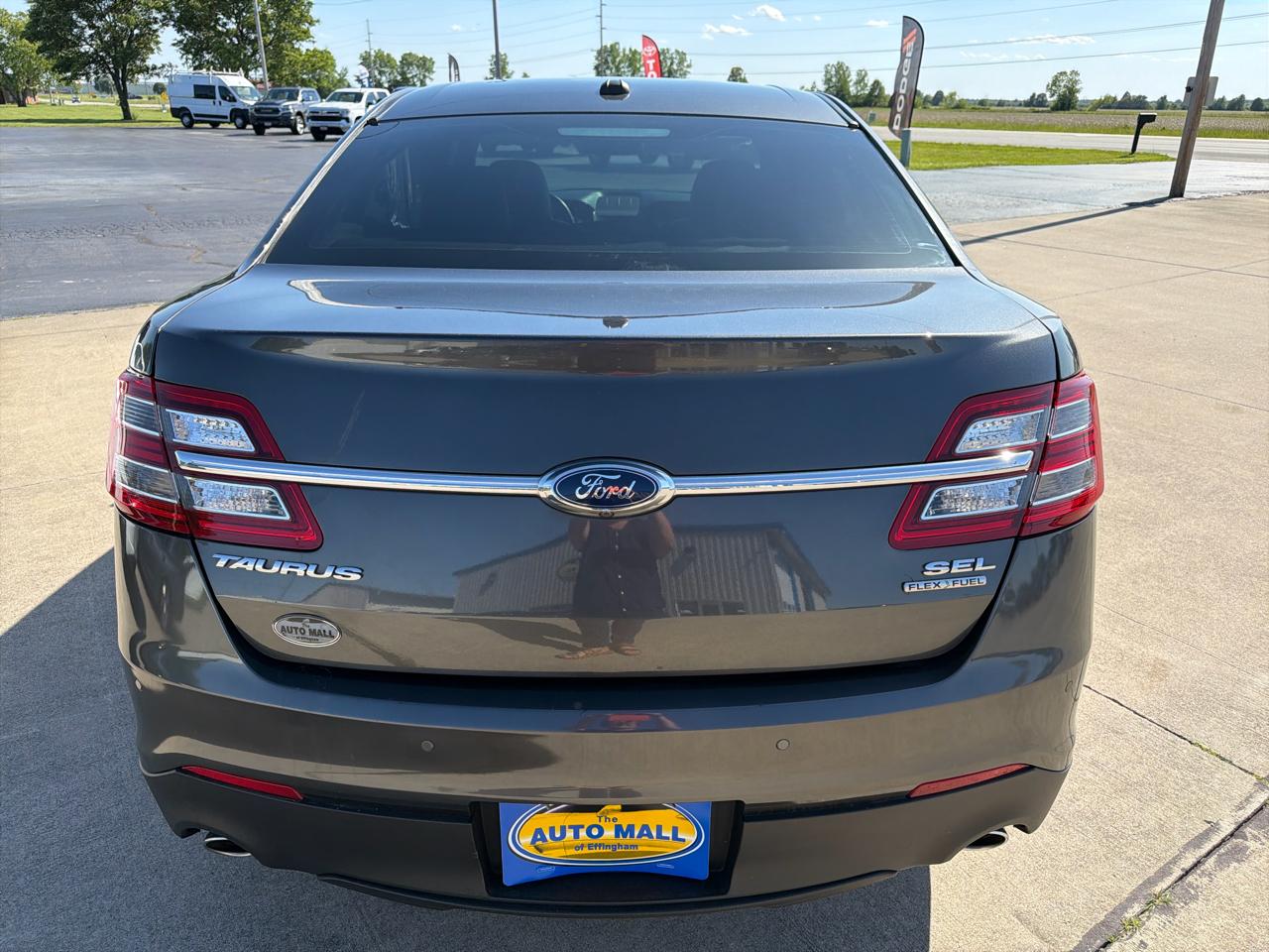 Ford Taurus SEL FWD 2018