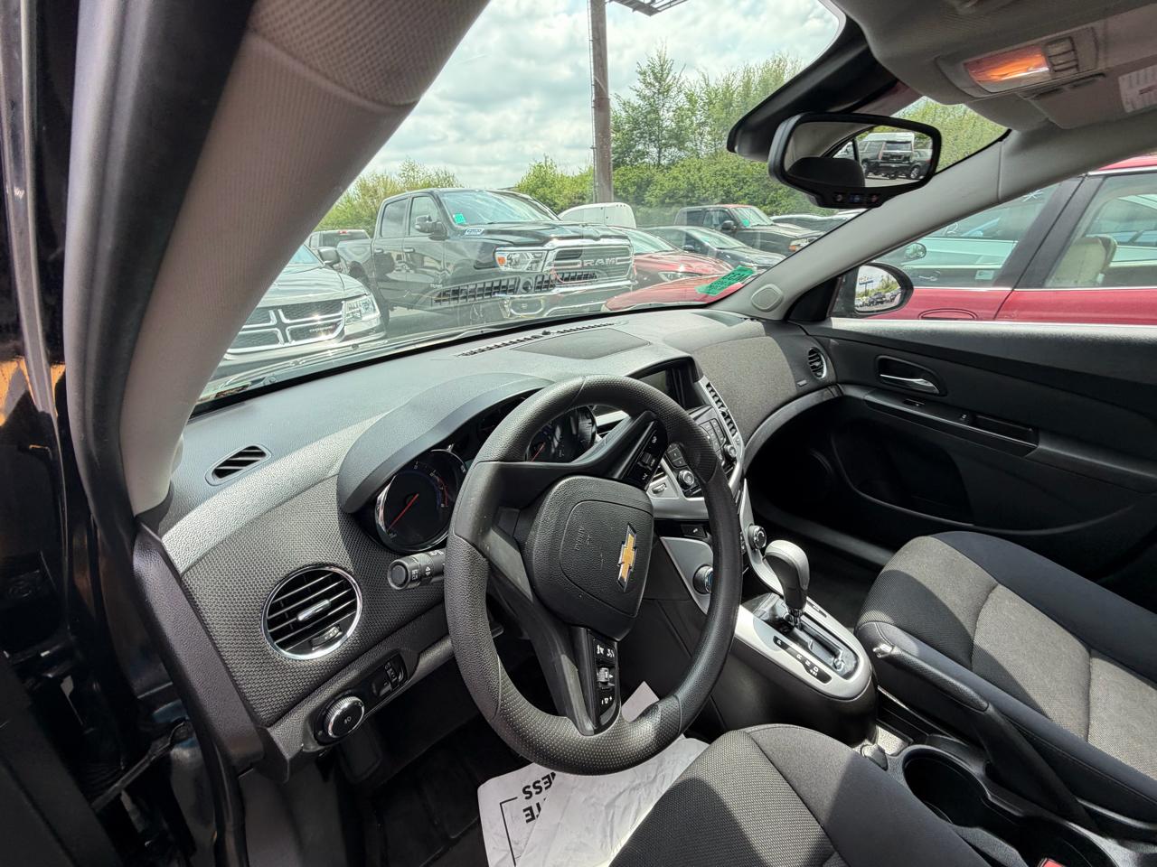 Chevrolet Cruze Limited 4dr Sdn Auto LT w/1LT 2016