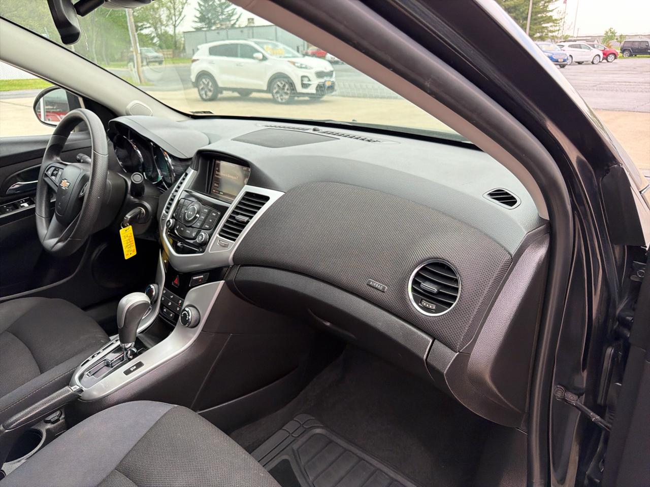 Chevrolet Cruze Limited 4dr Sdn Auto LT w/1LT 2016