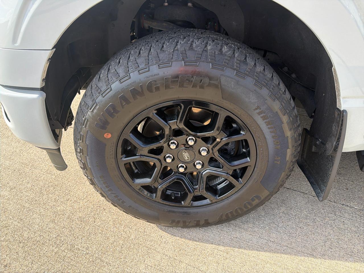 Ford F-150 4WD SuperCrew 145" XLT 2024